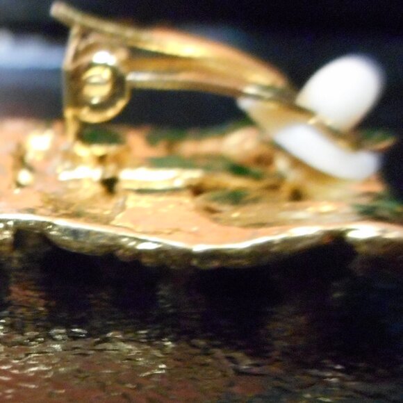 CLIP ON EARRINGS -  SQUARE W/ 4 COLOR STONES IN GOLD METAL, BLU, RD. GRN, PURPLE - Picture 4 of 5